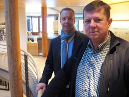 Dr. Stefan Trzesniowski (vorn) mit Condair Systems Fachberater Wolfgang Gräf